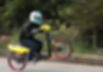 Kalau Punya Nyali Tunjuk Tangan, Yamaha Mio Lagi Cari Lawan di Trek 500 Meter