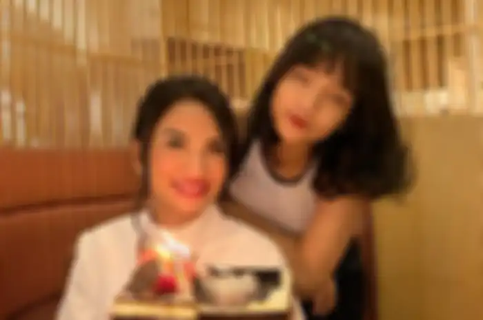 Vanessa Angel dan Fuji