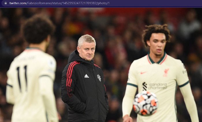 Pelatih Manchester United, Ole Gunnar Solskjaer, dalam laga pekan ke-9 Liga Inggris 2021-2022 melawan Liverpool di Old Trafford pada Minggu (24/10/2021). 