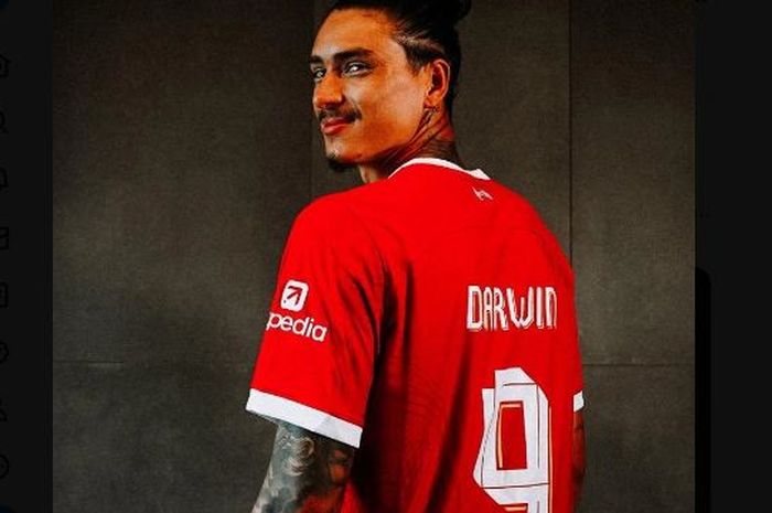 Darwin Nunez menjadi owner nomor punggung 9 Liverpool yang baru.