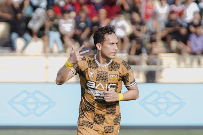 Selebrasi Egy Maulana Vikri usai mencetak gol untuk Dewa United pada lanjutan pekan kesembilan Liga 1 2024/2025, Jumat (25/10/2024).