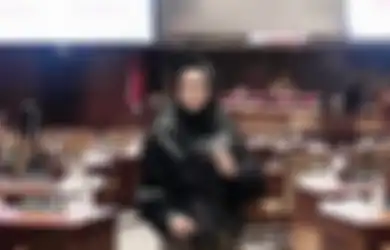 Tutupi Kepala dengan Tudung Jaket, Mulan Jameela Tak Luput dari Sorotan saat Dipamiti El Rumi