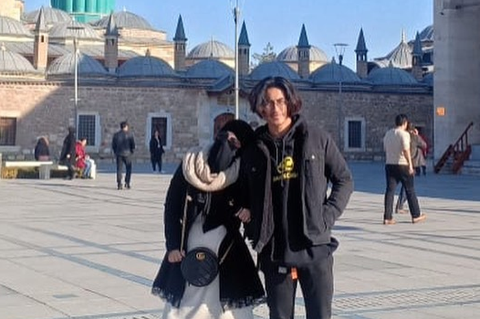 Umi Pipik dan Abidzar 
