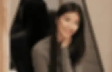 Enggak Banget! 5 Kebiasaan Ini Tanpa Sadar Bikin Rambut Kita Makin Tipis!