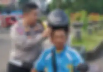 Pelanggar Lalu Lintas Dibuat Takjub Polisi, Bukti Penindakan Tak Melulu Tilang Manual