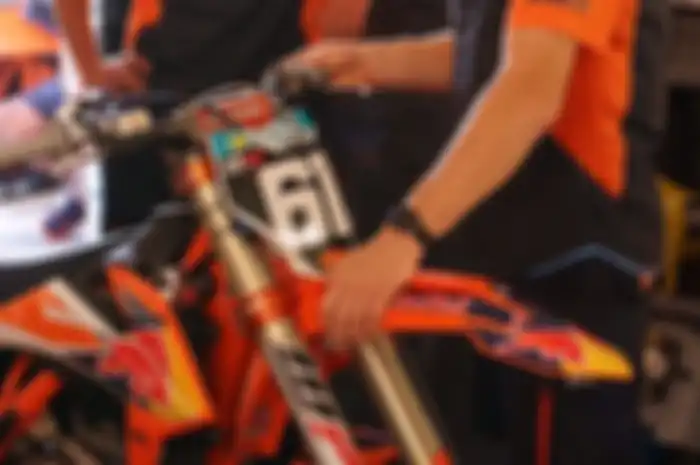 As sokbreker motor pembalap MXGP