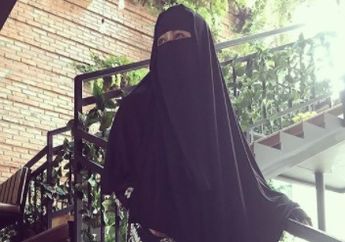 8 Tahun Jadi Janda Uje dan Hidup Sederhana dengan Empat Anaknya, Umi Pipik Kepergok Tenteng Tas Mewah Usai Jadi Pengusaha Minuman Kesehatan