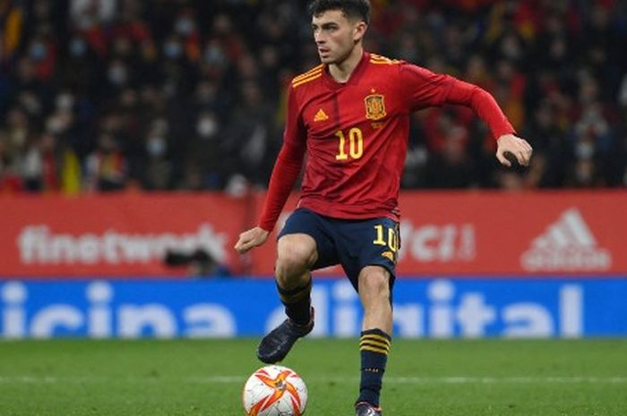 Pedri saat membela timnas Spanyol melawan Albania di Stadion Cornella de Llobregat (26/3/2022).