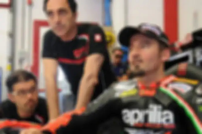 Legenda balap MotoGP, Max Biaggi meraih penghargaan legenda MotoGP