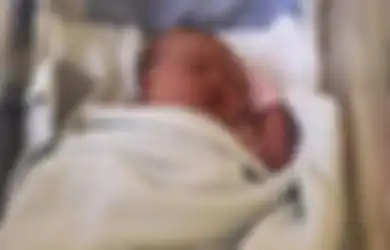 Sekali Minum Habis 200ml ASI, Ibu Ini Lahirkan Bayi yang Besar Sampai-sampai Baju Bayi yang Dibawanya Tidak Muat! Sebesar Apa Sih?