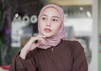 Selebgram Dara Arafah Semakin Mantap Berhijab, Tengok 4 Referensi OOTD Hijab ala Sang Selebgram yang Modis Abis!