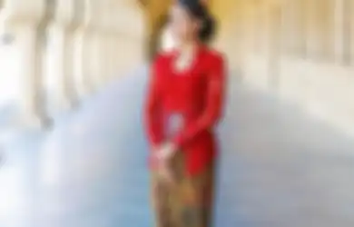 Ayunya 7 Pesona Maudy Ayunda Kenakan Kebaya. Cewek Indonesia Banget!