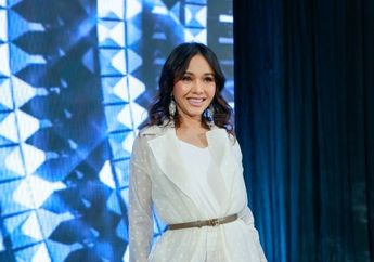 Rayakan Lebaran di Medan, Warga Serbu Bunda Corla untuk Minta THR