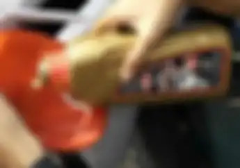 Bahaya Enggak Sih Kalau Oli Motor Matik dan Motor Manual Saling Tukar