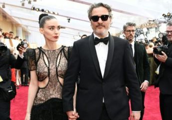 Joaquin Phoenix dan Rooney Mara Sambut Kelahiran Anak Pertama, Diberi Nama Serupa Mendiang Kakaknya yang Tewas Secara Tragis!