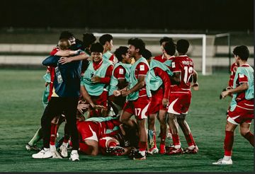 Selebrasi para pemain timnas U-17 Indonesia, saat menang 1-0 atas China lewat gol Keanu Senjaya pada matchday pertama grup B Piala Asia U-17 2026, Selasa (5/5/2026).