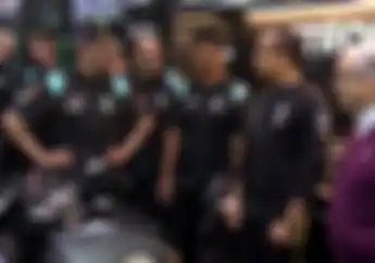 Inspeksi Mendadak Juara Dunia F1 Lewis Hamilton Bikin Geger MotoGP Qatar, Bawa Motornya Jago Juga