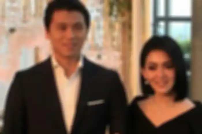 Syahrini dan Reino Barack