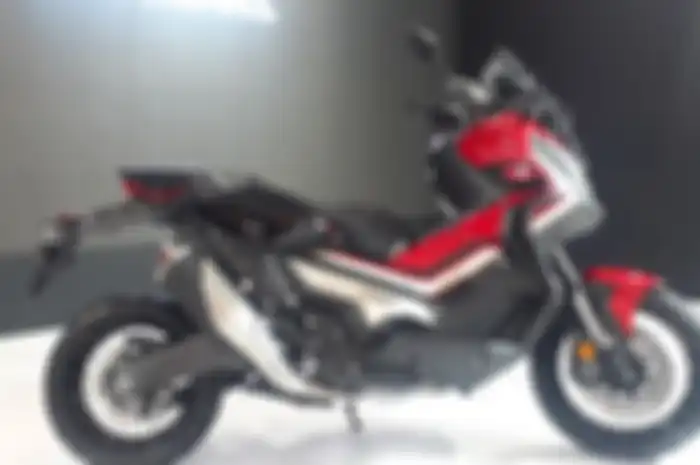 Honda X-ADV 150 diduga akan menggunakan sokbreker upside down seperti Honda X-ADV 750