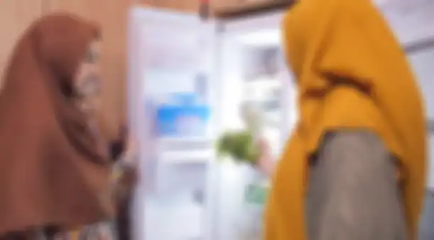 Zaskia dan Shireen menemukan sayur di freezer Gigi