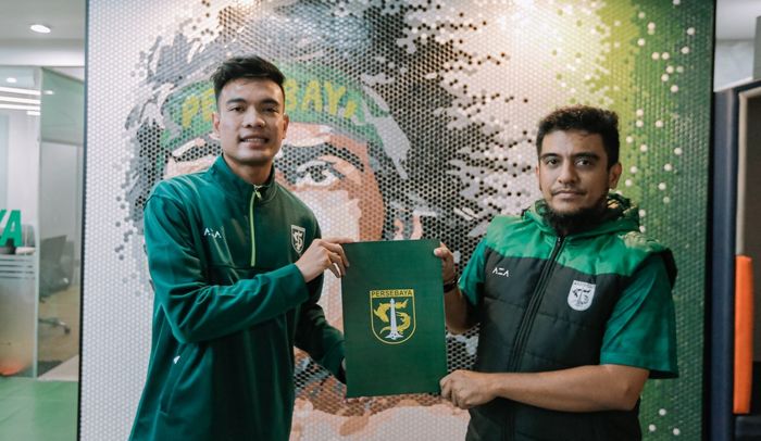 Brylian Aldama saat diperkenalkan sebagai pemain baru oleh Persebaya Surabaya (28/4/2022).