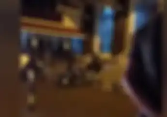 Fenomena Aneh! Video Pemotor Banting dan Rusak Motornya, Gara-gara Parkir Dibagian Atas Masjid
