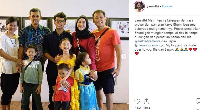 Unggahan mantan istri Hanung Bramantyo