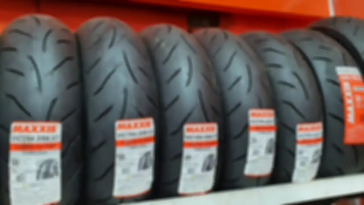 Ilustrasi ban motor Maxxis Victra