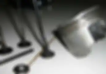 Bukan Cuma Sering Ganti Jenis Bensin, Piston Bolong Biasa Terjadi di Bengkel Balap, Ini Sebabnya