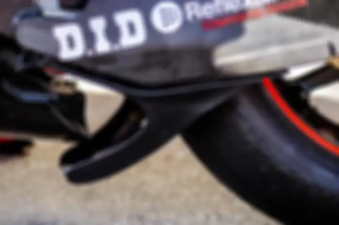 Perangkat baru di motor Ducati di bagian bawah nempel ke swing arm yang sempat kontroversial
