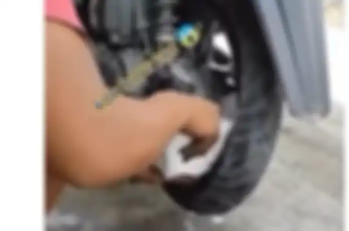 Tambal ban pakai terigu