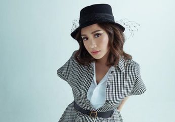 Nagita Slavina Cuek Casing HP Seharga Rp 9 Juta Gelantungan di Badannya, Netizen: Bini Gue Pake Case ini Dikira Souvenir Kawinan!