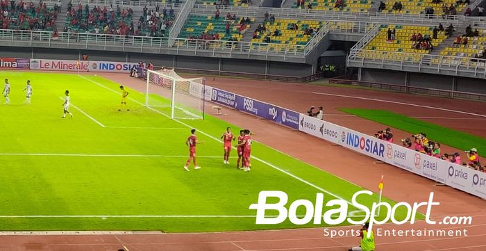 Striker timnas U-19 Indonesia, Hokky Caraka berselebrasi usai mencetak gol ke Timor Leste di Kualifikasi Piala Asia U-20 2023 di Stadion Gelora  Bung Tomo (GBT), Rabu (14/9/2022).