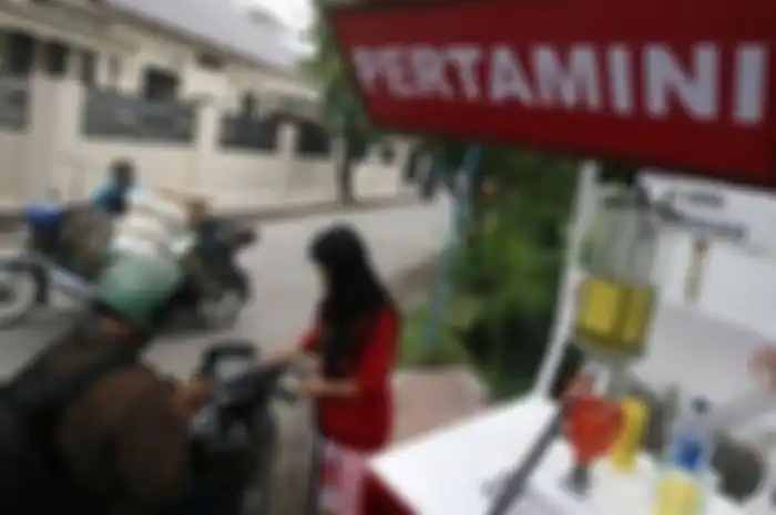 Ilustrasi Pertamini di pinggir jalan.