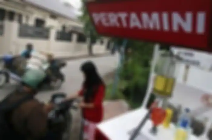 Ilustrasi Pertamini di pinggir jalan.
