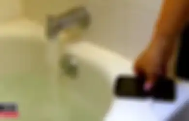 Malangnya Gadis Ini, Tewas Tersetrum Setelah Hapenya Tercebur ke Bak Mandi
