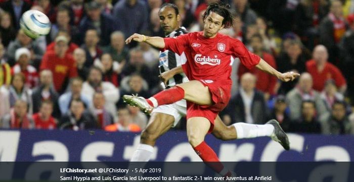 Lesakkan gol voli Luis Garcia ke gawang Juventus pada laga perempat final Liga Champions 2004-2005