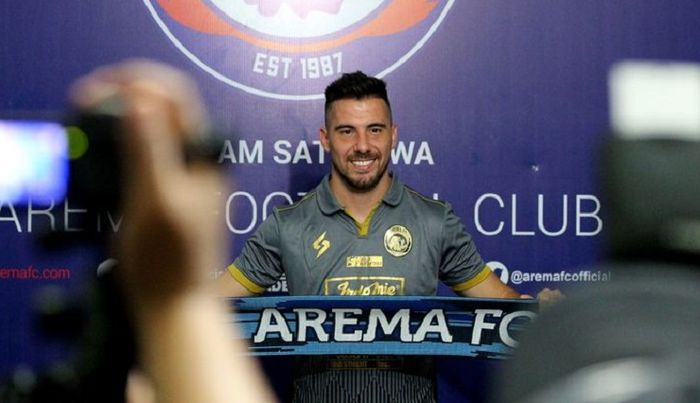 Jonathan Bauman saat diperkenalkan oleh manajemen Arema FC sebagai pemain asing baru musim ini.