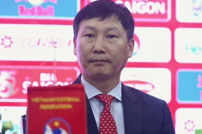 Kim Sang-sik memutuskan pulang ke Korea untuk beristirahat saat sepak bola Vietnam sedang amburadul.