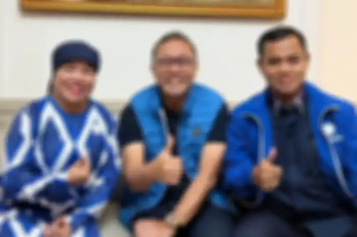 Haji Faisal dan istrinya terjun ke dunia politik tuai pro dan kontra