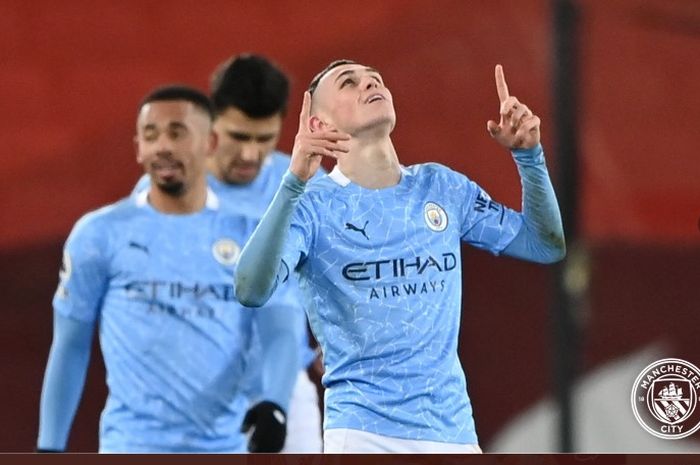 Wonderkid Manchester City, Phil Foden, menyamai jumlah trofi Cristiano Ronaldo dan berhasil masuk buku sejarah usai meraih 3 gelar Liga Inggris dalam usia 20 tahun.