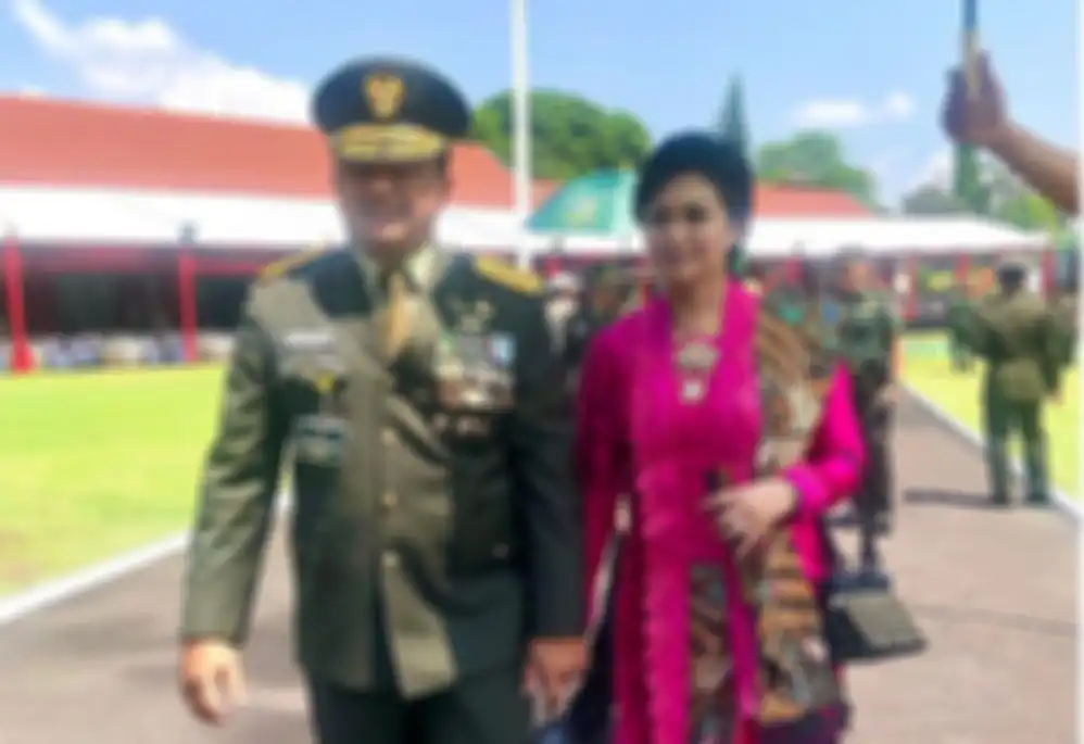 Bella Saphira dan suami