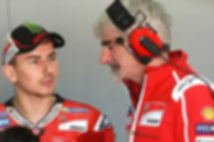 Jorge Lorenzo bersama Luigi Dall'Igna (bos Ducati)