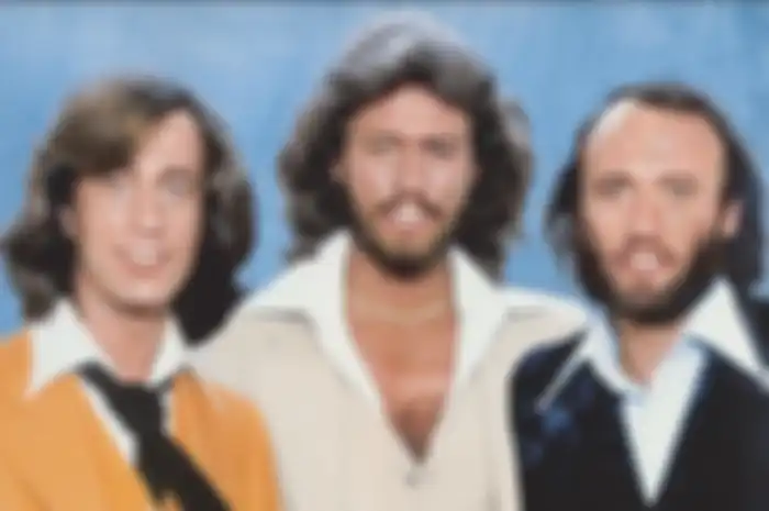 Kenneth Branagh Bakal Jadi Sutradara Film Biopik Grup Musik Ikonik Bee Gees