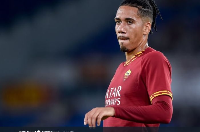 Bek tengah Manchester United yang tengah dipinjamkan ke AS Roma, Chris Smalling.