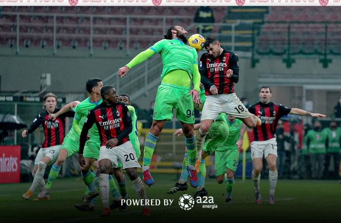 Gol Theo Hernandez pada injury time yang memenangkan AC Milan atas Lazio dengan skor 3-2 di Liga Italia, Rabu (23/12/2020) di San Siro.