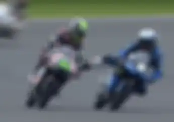 Video Romano Fenati Layangkan Tendangan Maut di Moto3 Argentina, Niklas Ajo Merasa Heran
