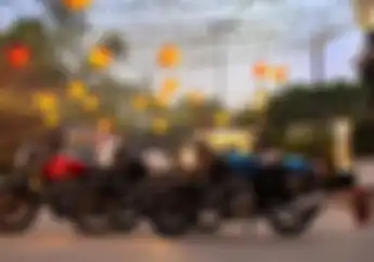 Royal Enfield Pamer Warna Baru Motor Moge Kembarnya, Segini Harganya