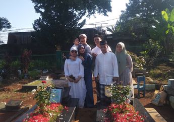 'Adikmu Belikan Hewan Kurban' Tangis H. Faisal Pecah di Makam Vanessa Angel dan Bibi Andriansyah, Sebut Fuji Rela Belikan Hewan Kurban