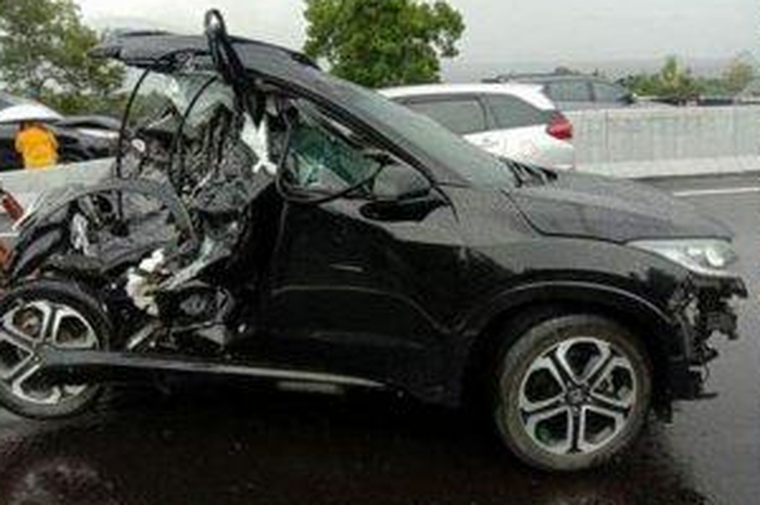 Kondisi mobil Chacha Sherly usai kecelakaan di tol Solo-Semarang